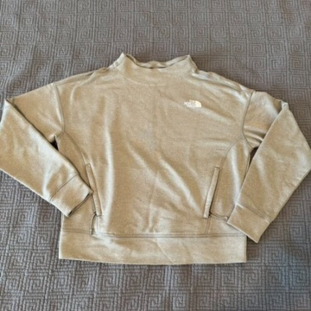 The North Face Womens Mock Neck Crop Athletic Top